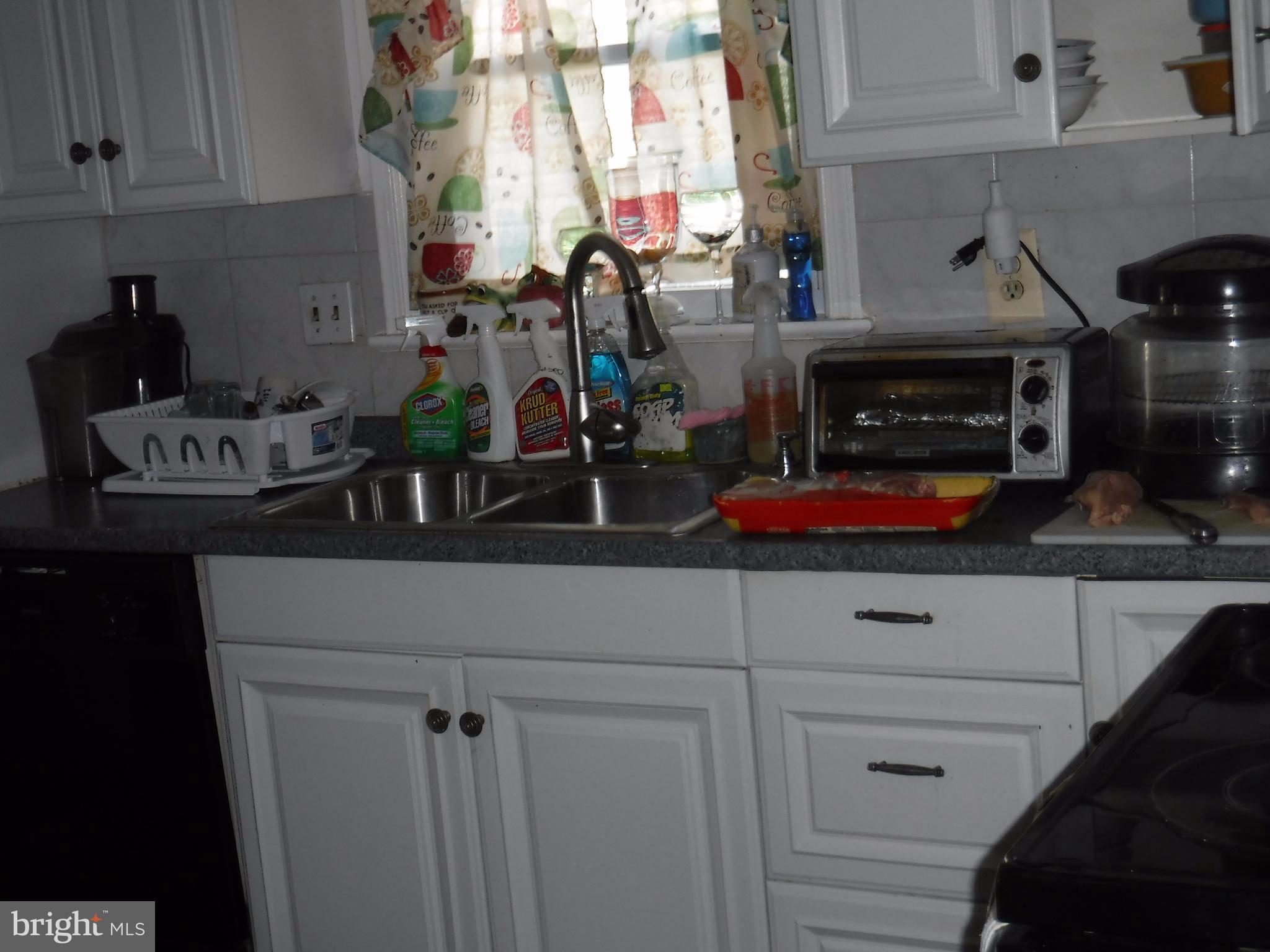2621 Higbee Road Adelphi, MD 20783 - Photo 16 of 26 Kitchen