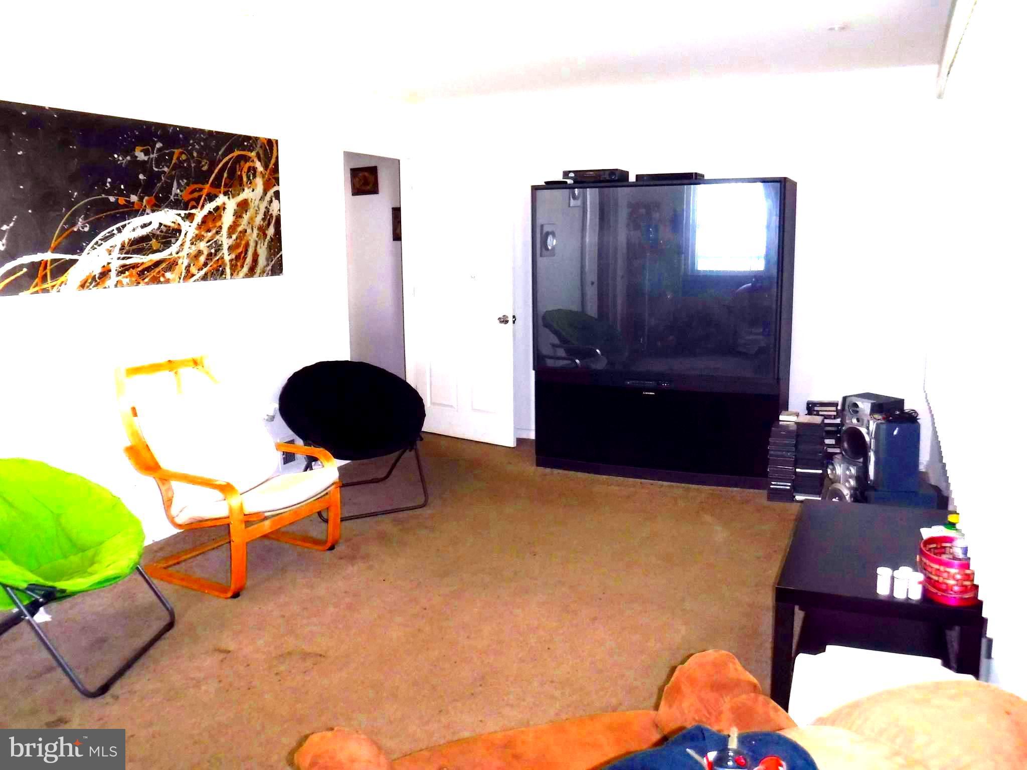 2621 Higbee Road Adelphi, MD 20783 - Photo 6 of 26 Living Room
