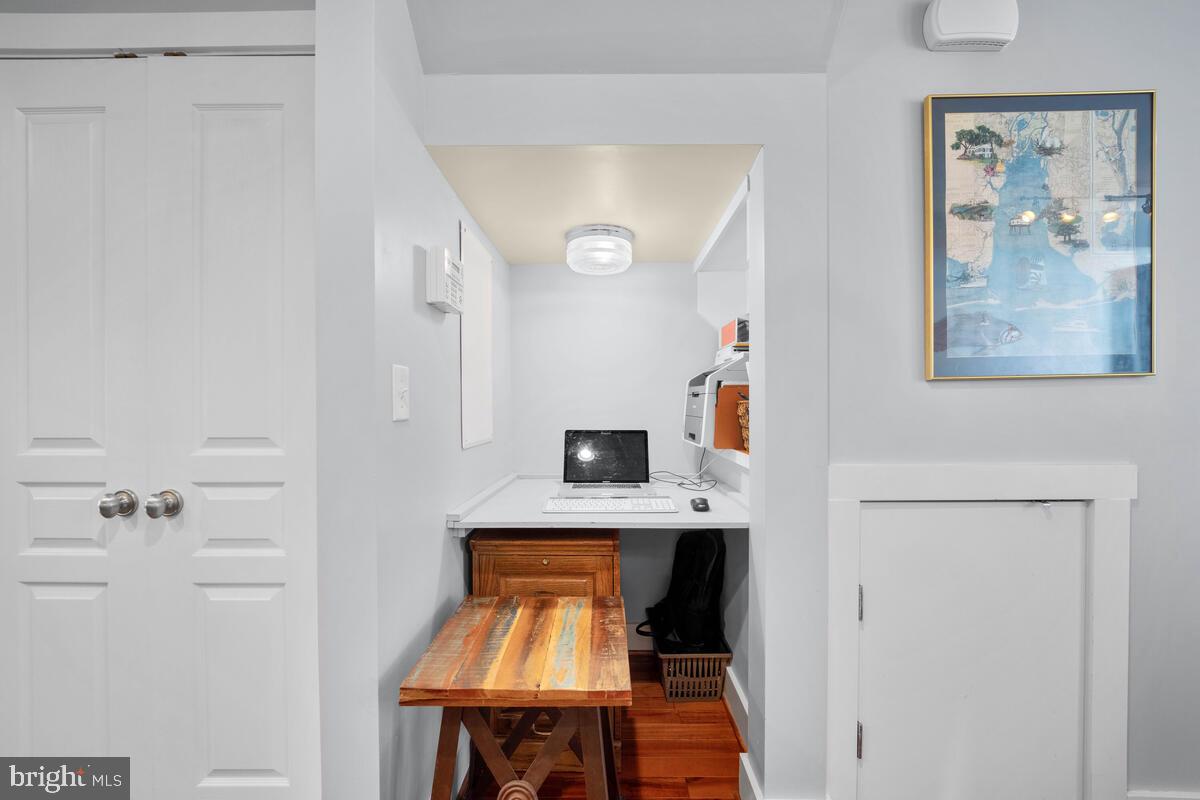 243 17th Street Southeast Washington, DC 20003 - Photo 13 of 37