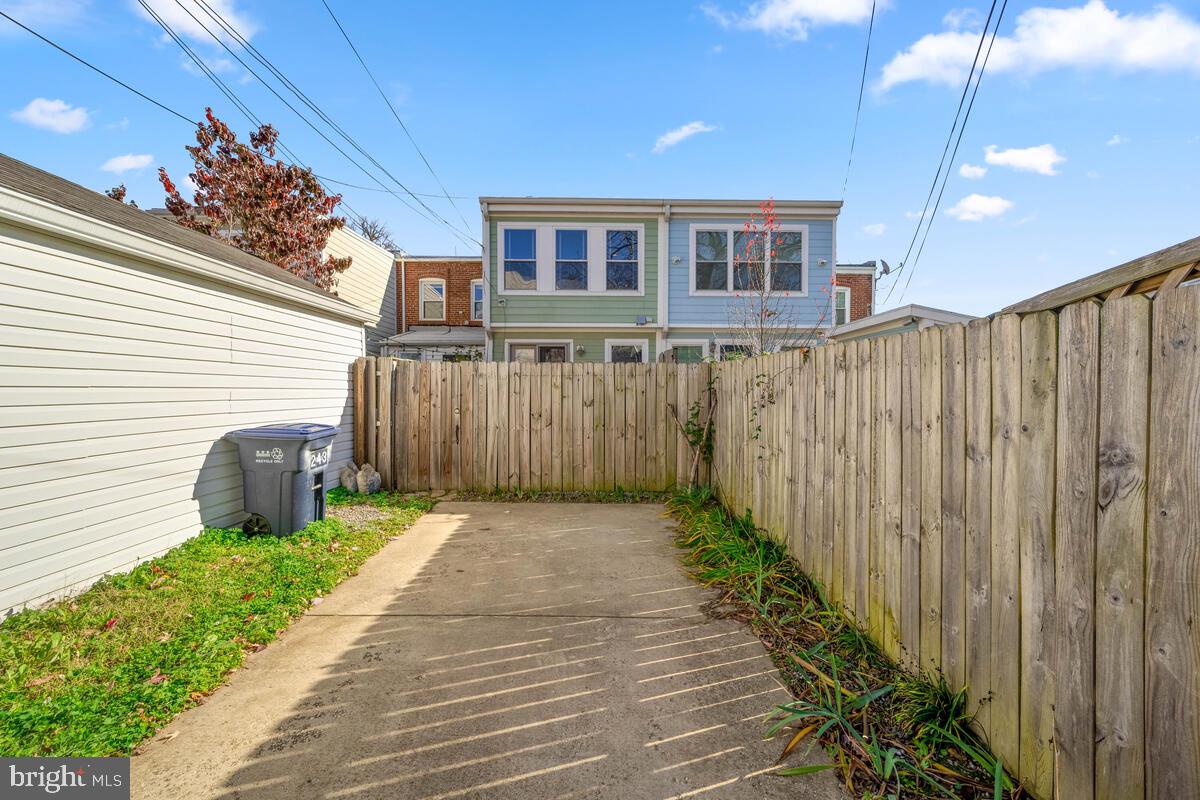 243 17th Street Southeast Washington, DC 20003 - Photo 36 of 37