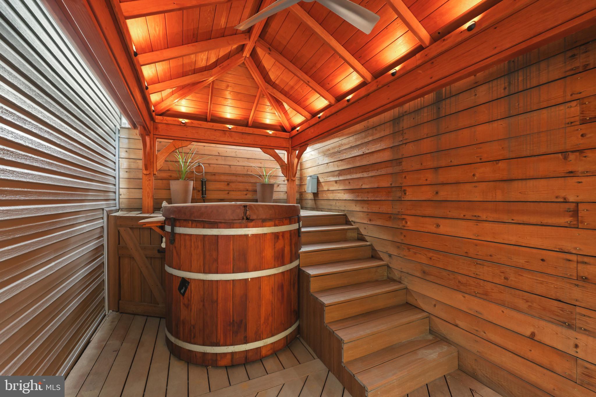 1724 Tulip Street Philadelphia, PA 19125 - Photo 7 of 53 Cedar Hot Tub