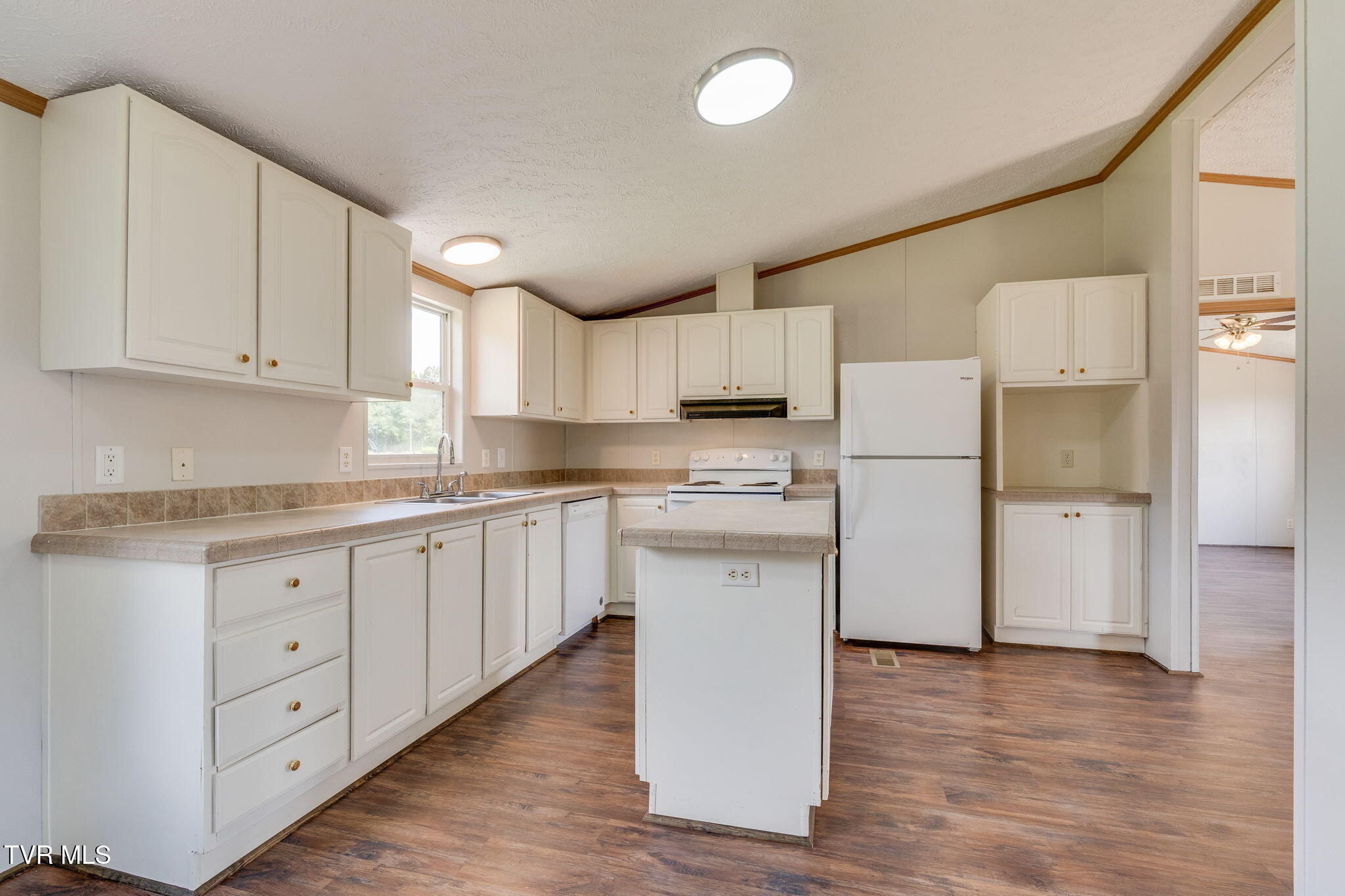 175 Clay Way Greeneville, TN 37745 - Photo 15 of 37 007