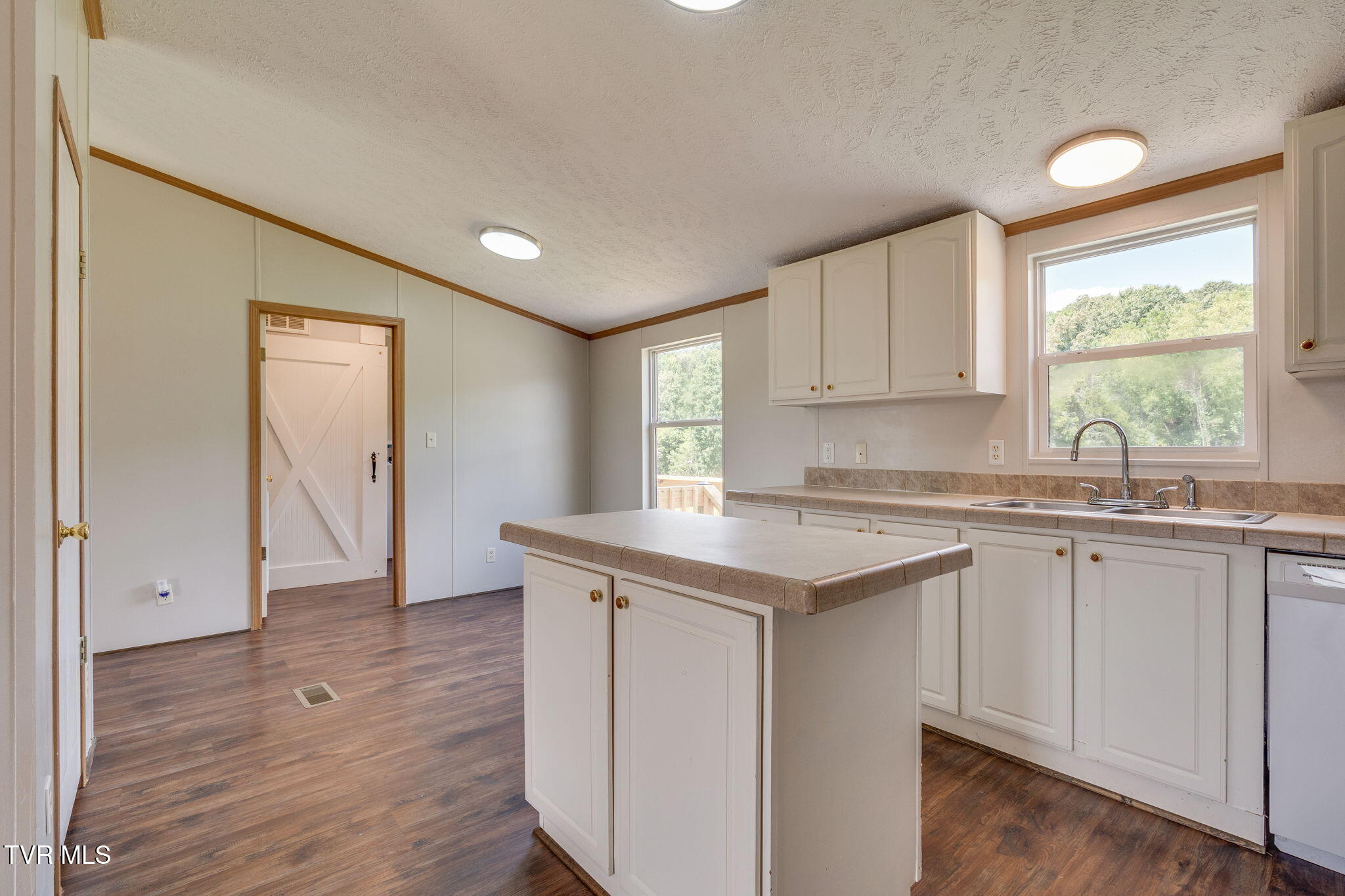 175 Clay Way Greeneville, TN 37745 - Photo 18 of 37 010