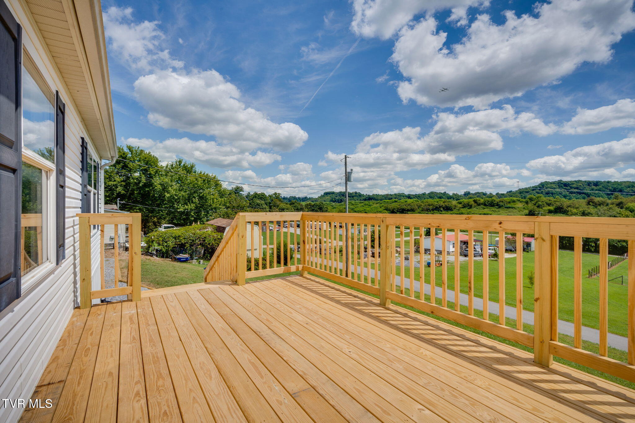 175 Clay Way Greeneville, TN 37745 - Photo 4 of 37 001