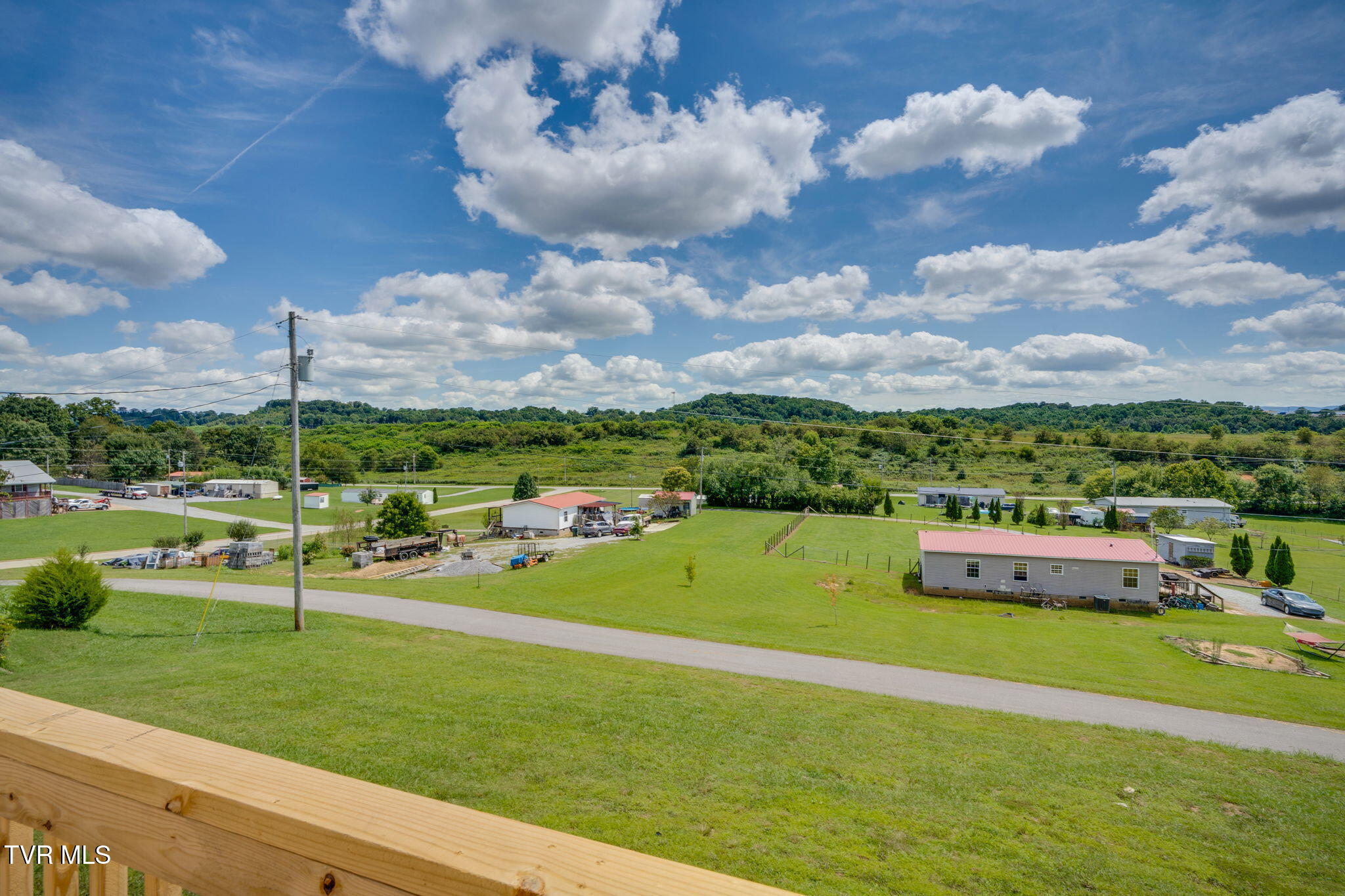 175 Clay Way Greeneville, TN 37745 - Photo 10 of 37 002