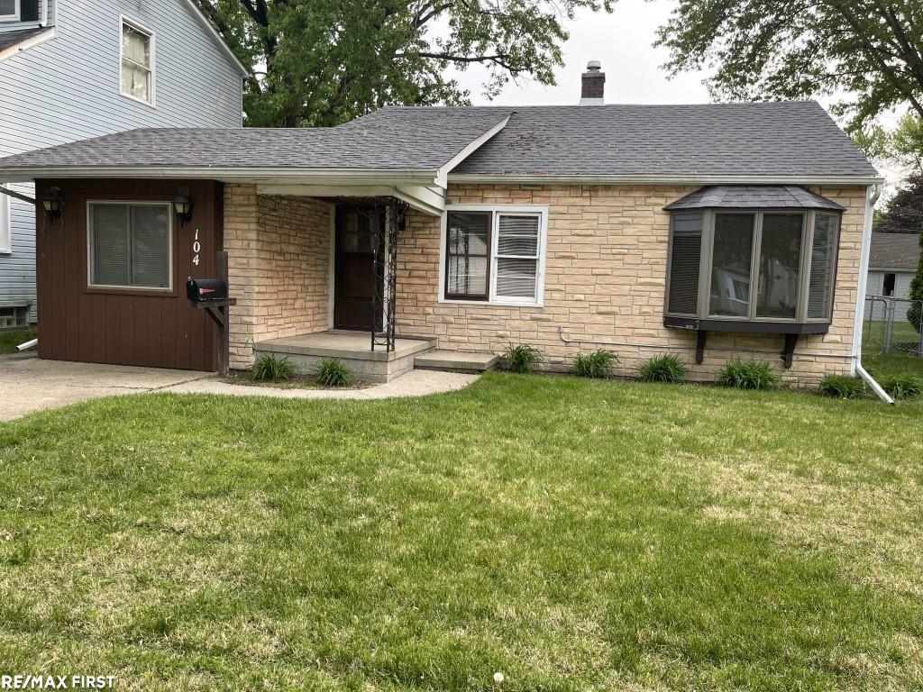 104 Rathbone Street Mount Clemens, MI 48043 - Photo 2 of 28 50109440-1.JPG