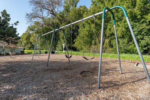 $653,500 | 32 C Oliva Drive, Novato, CA 94947