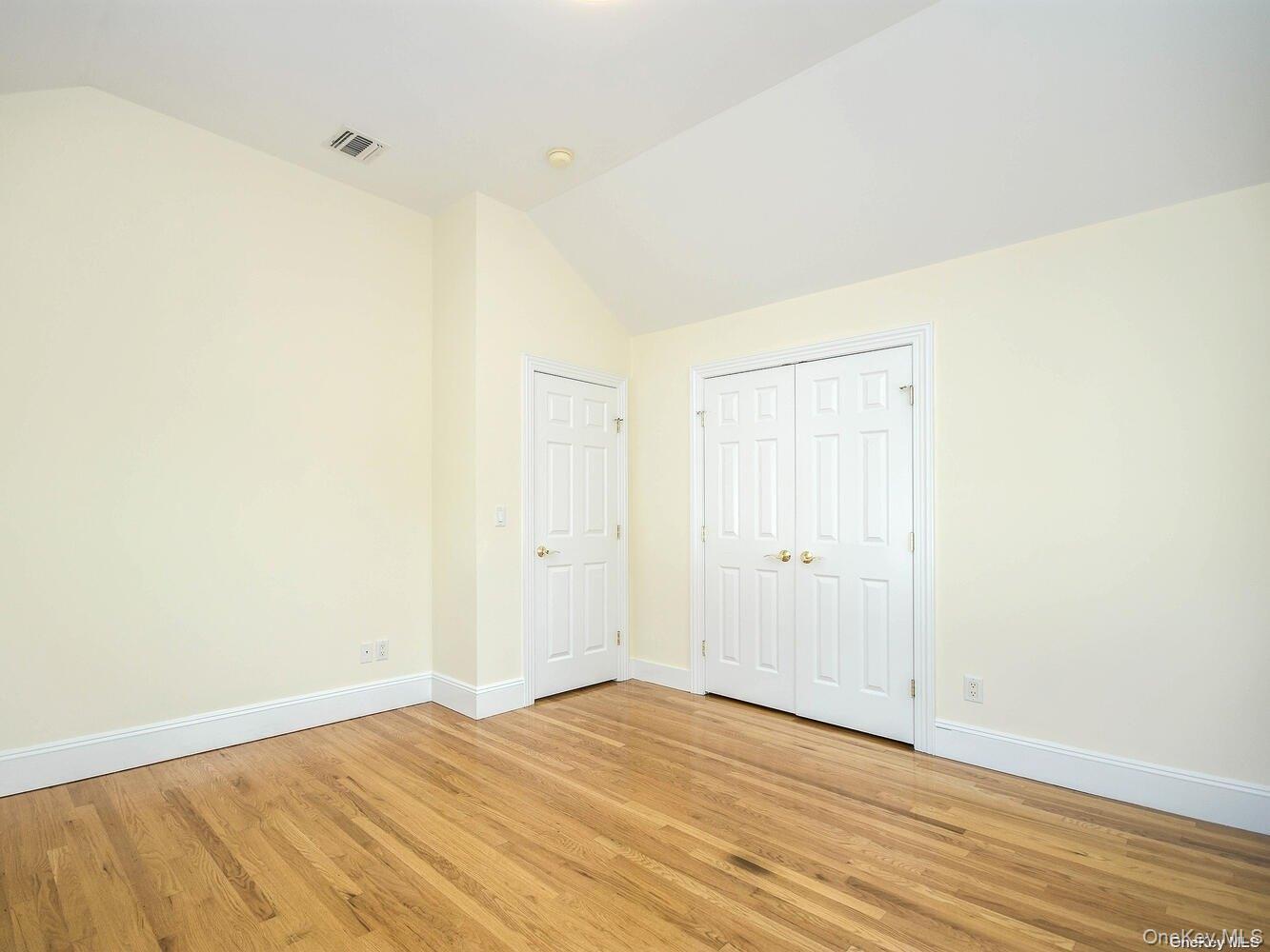 51 Inwood Road, Unit B Port Washington, NY 11050 - Photo 20 of 33