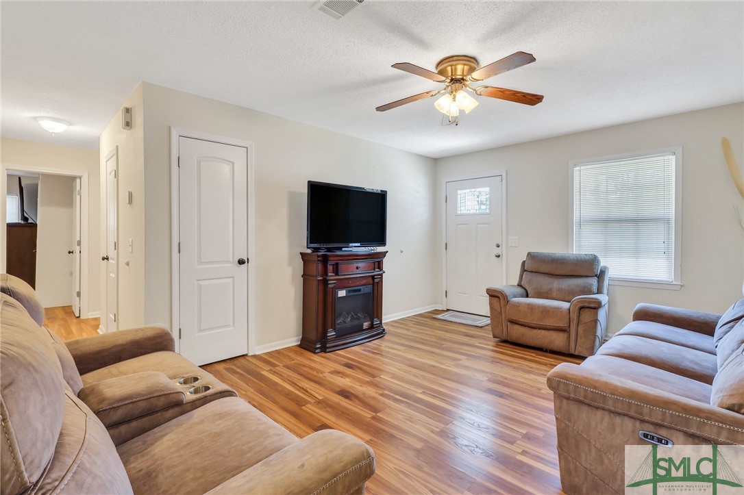 688 McDowell Road Hinesville, GA 31313 - Photo 7 of 36