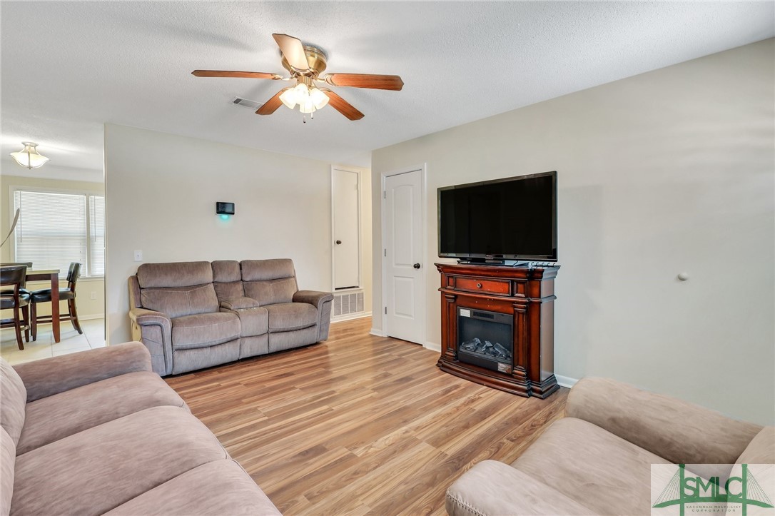 688 McDowell Road Hinesville, GA 31313 - Photo 8 of 36