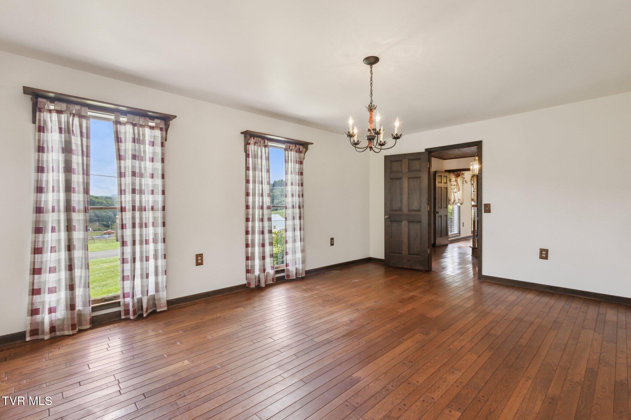 6929 Finney Road Honaker, VA 24260 - Photo 11 of 32 6929-Finney-Rd-Honaker-VA-24260-WindowSt