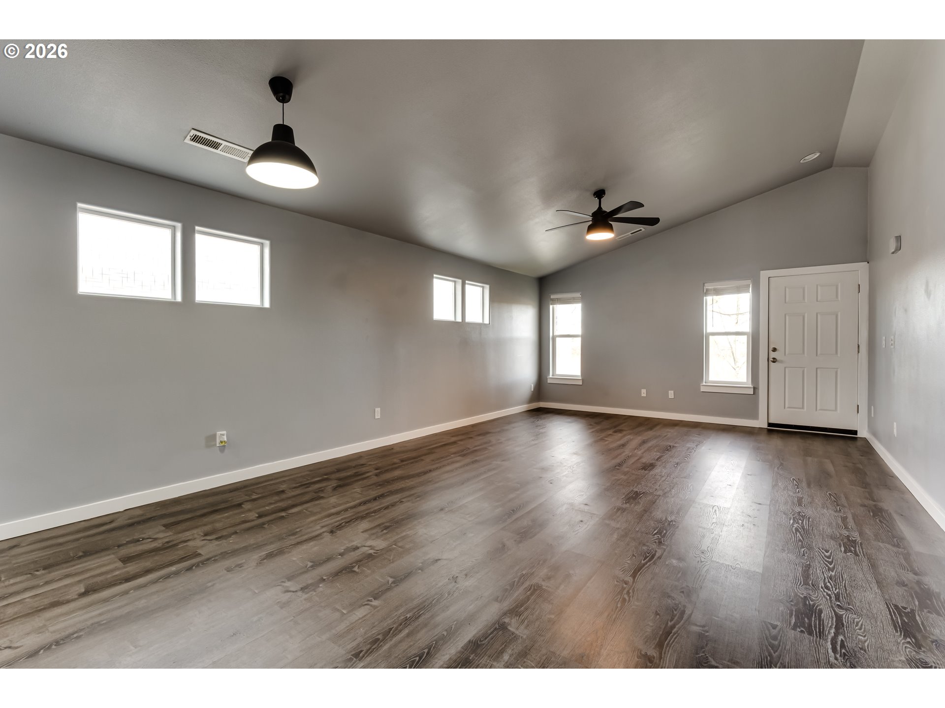 5854 Avalon Street Eugene, OR 97402 - Photo 5 of 37