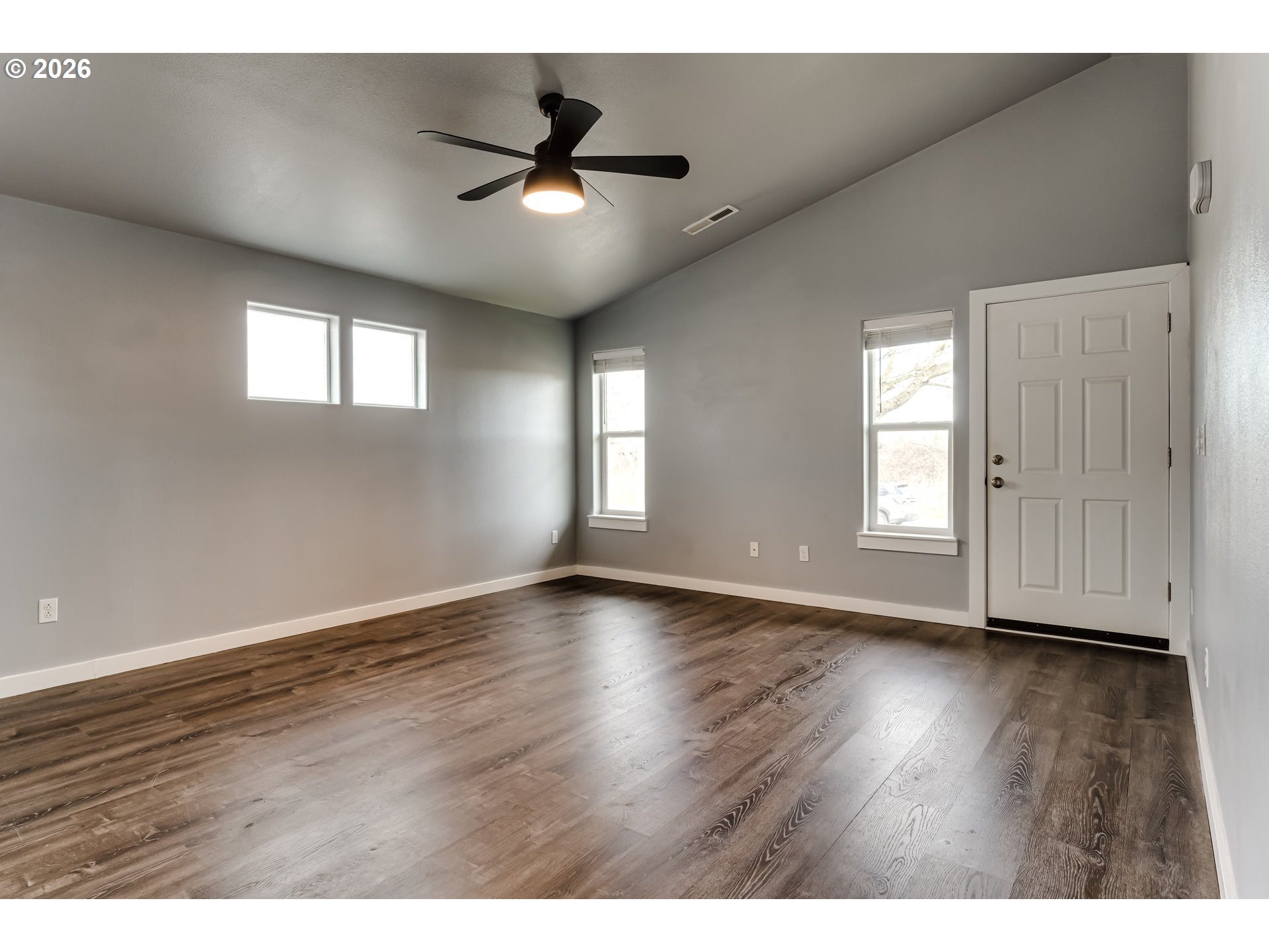 5854 Avalon Street Eugene, OR 97402 - Photo 6 of 37