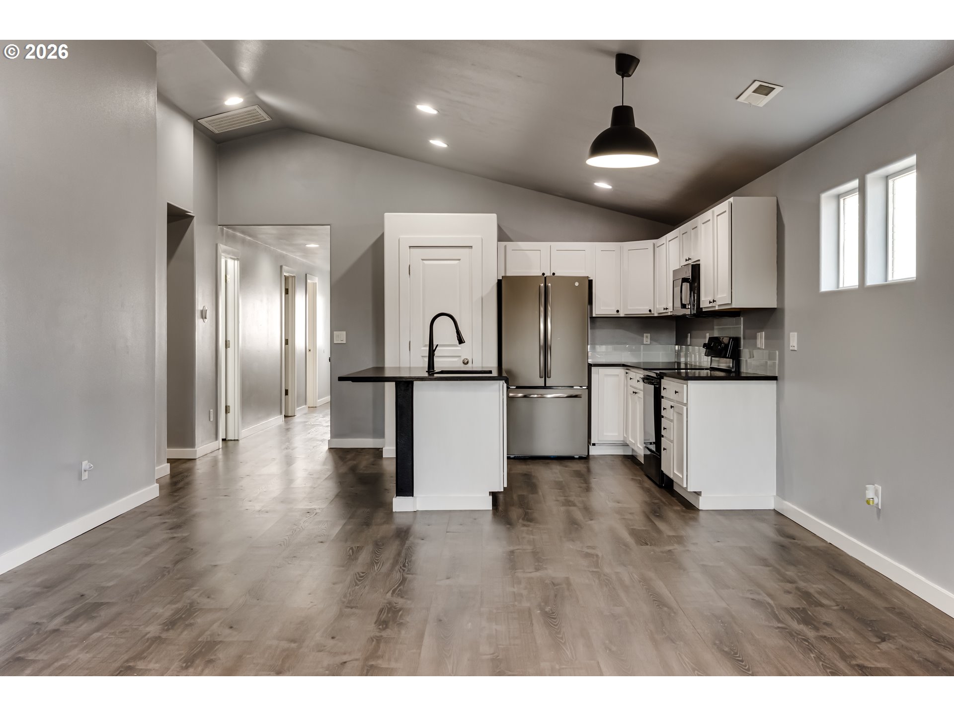 5854 Avalon Street Eugene, OR 97402 - Photo 9 of 37