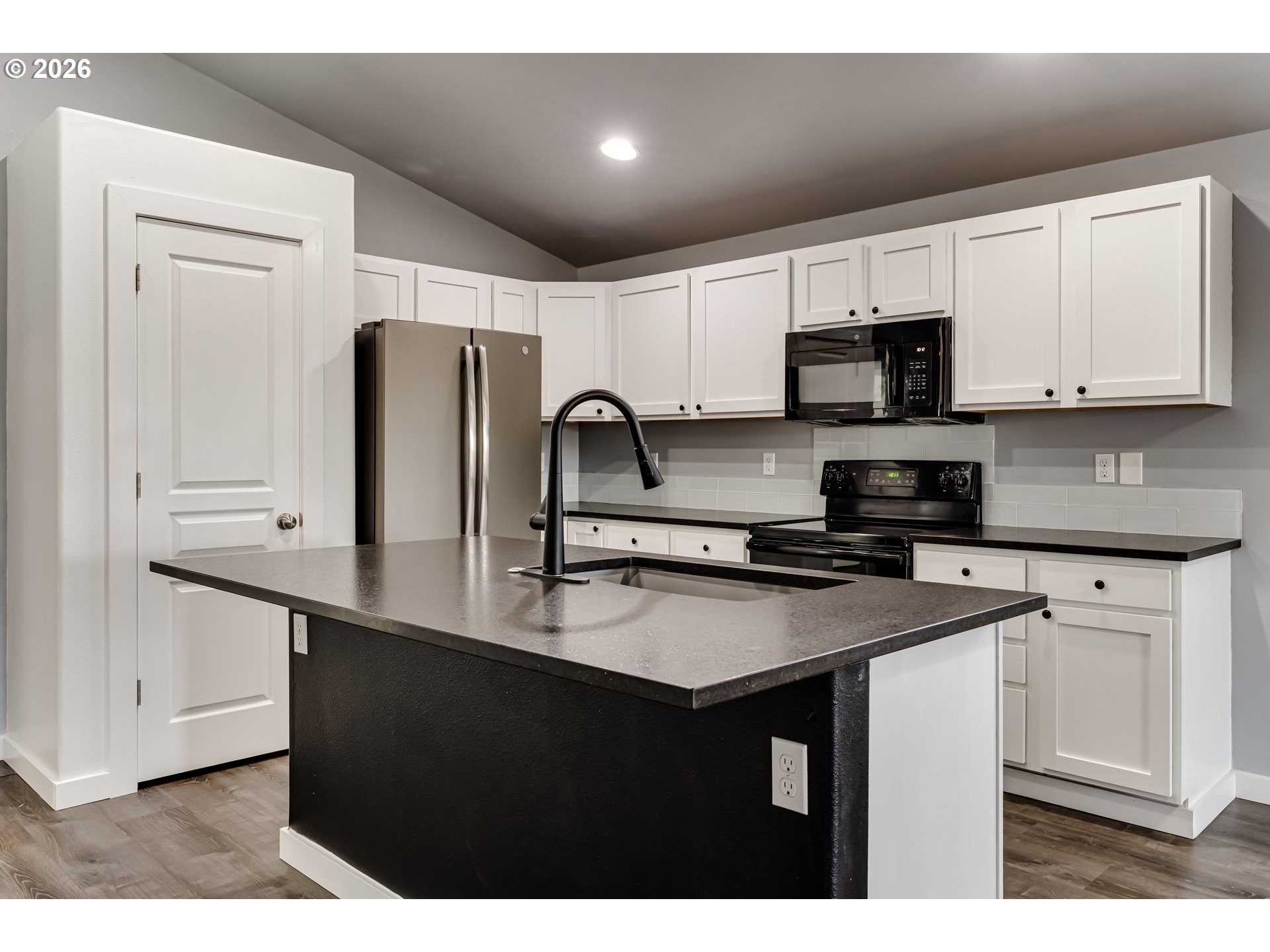 5854 Avalon Street Eugene, OR 97402 - Photo 10 of 37