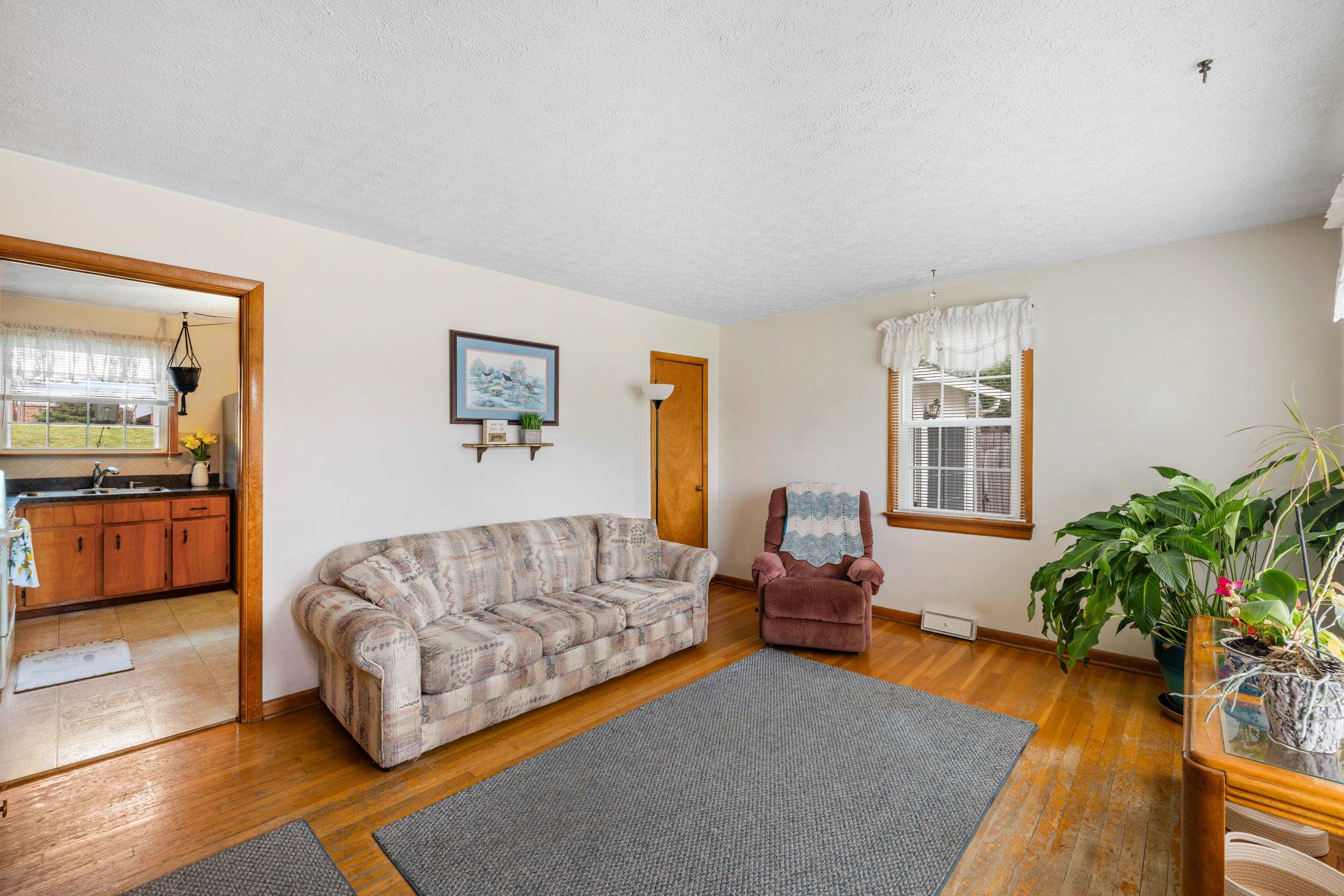 207 Link Road Waynesboro, VA 22980 - Photo 7 of 42 Gallery Image 7