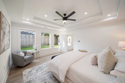 $960,000 | 2501 Briarhurst Drive, Houston, TX 77057