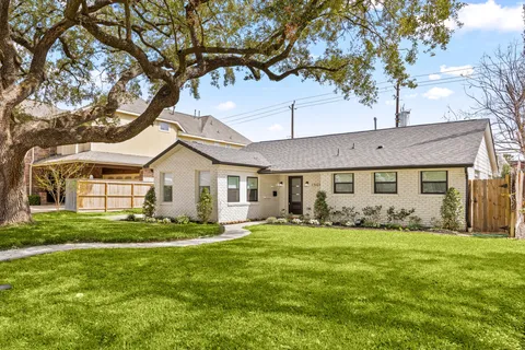 $960,000 | 2501 Briarhurst Drive, Houston, TX 77057