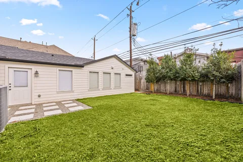 $960,000 | 2501 Briarhurst Drive, Houston, TX 77057