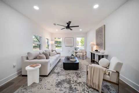 $960,000 | 2501 Briarhurst Drive, Houston, TX 77057