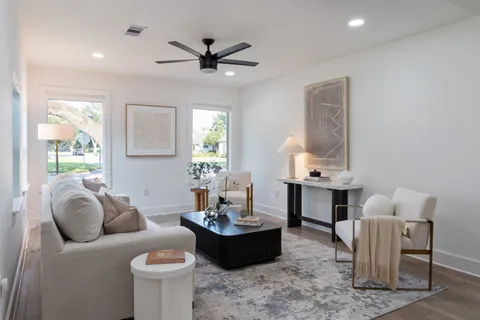 $960,000 | 2501 Briarhurst Drive, Houston, TX 77057