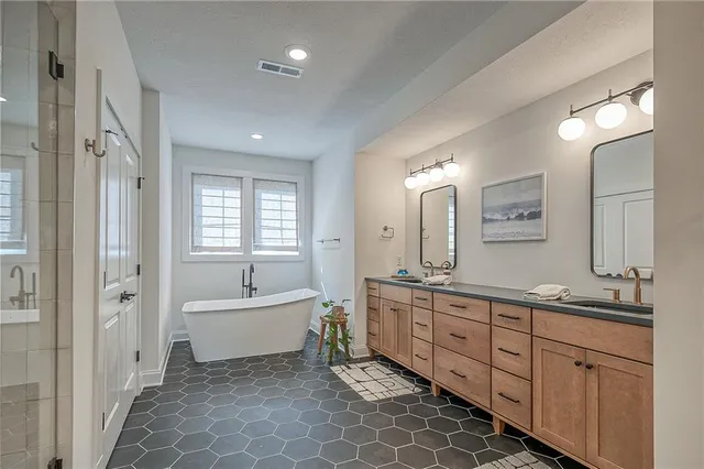 $1,687,000 | 2004 Caymus Court, Baden, PA 15005