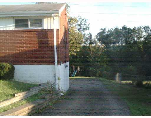 534 Lindsay Road Carnegie, PA 15106 - Photo 2 of 8 Exterior Front.