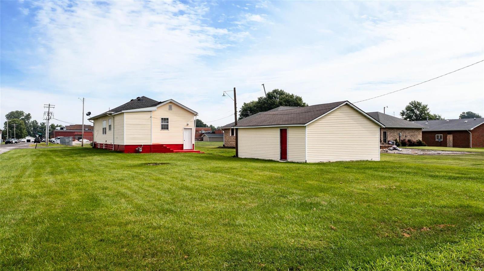 614 West Maple Street Gillespie, IL 62033 - Photo 6 of 24