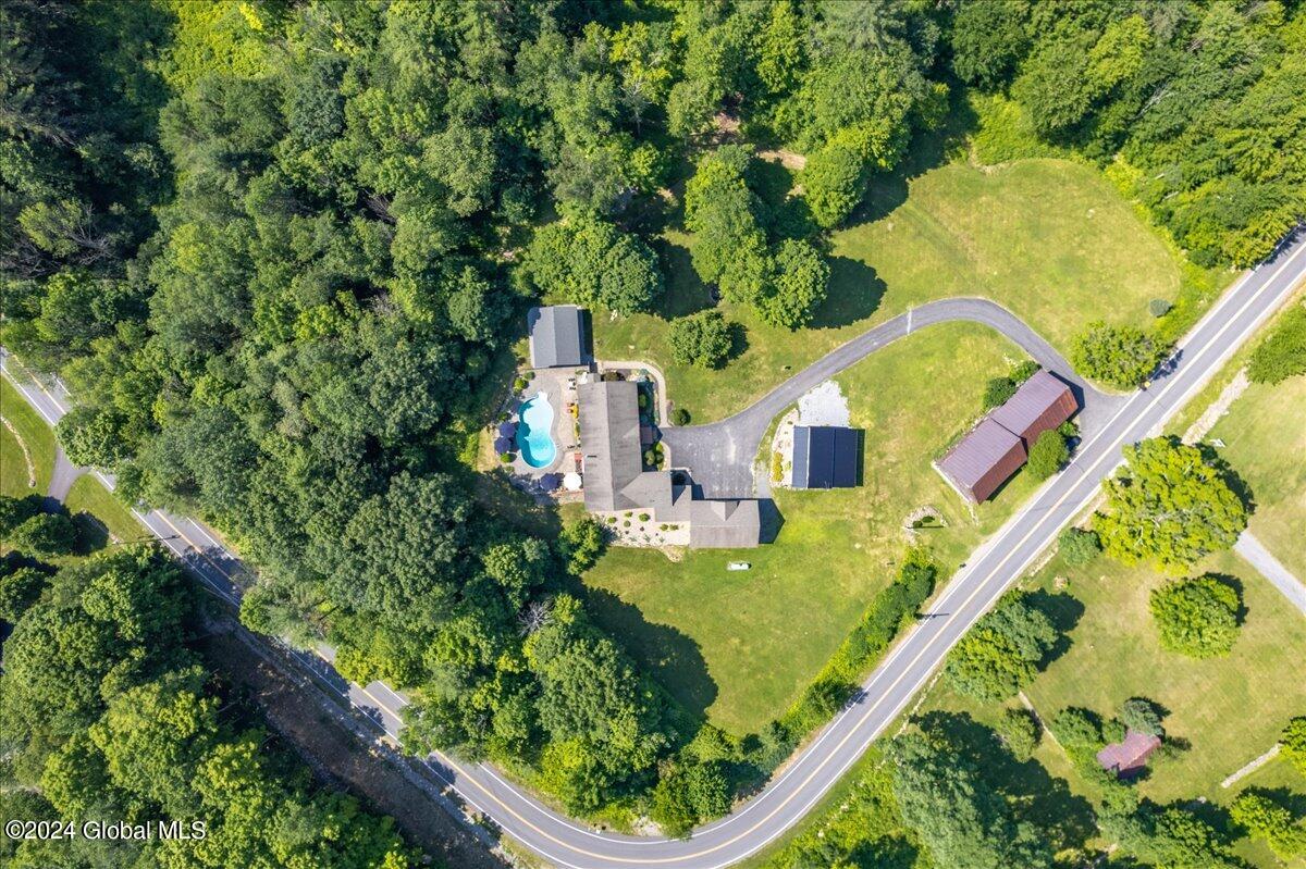64-160 Allen Rd-9
