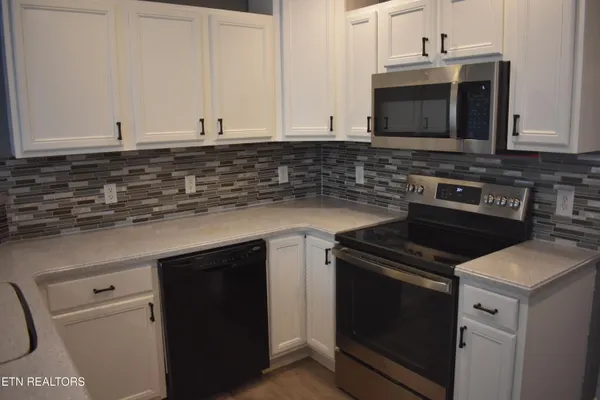 $569,900 | 2147 Aaron Court, Sevierville, TN 37876