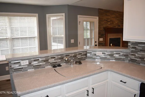 $569,900 | 2147 Aaron Court, Sevierville, TN 37876