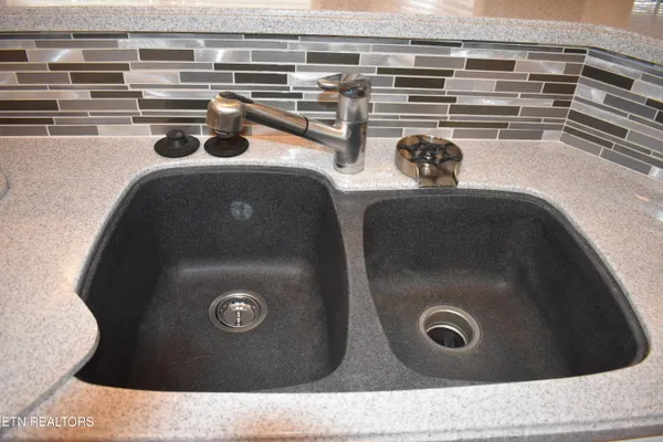 $569,900 | 2147 Aaron Court, Sevierville, TN 37876