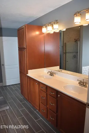 $569,900 | 2147 Aaron Court, Sevierville, TN 37876