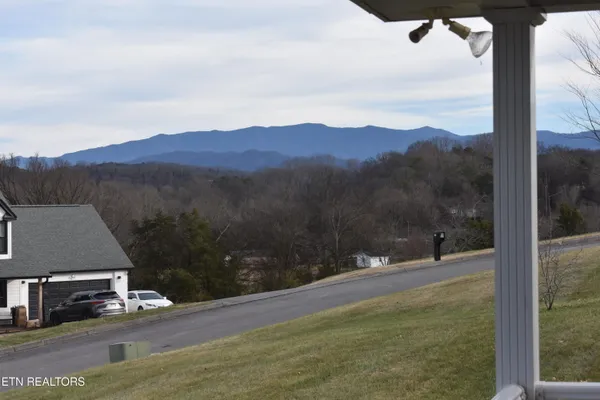 $569,900 | 2147 Aaron Court, Sevierville, TN 37876