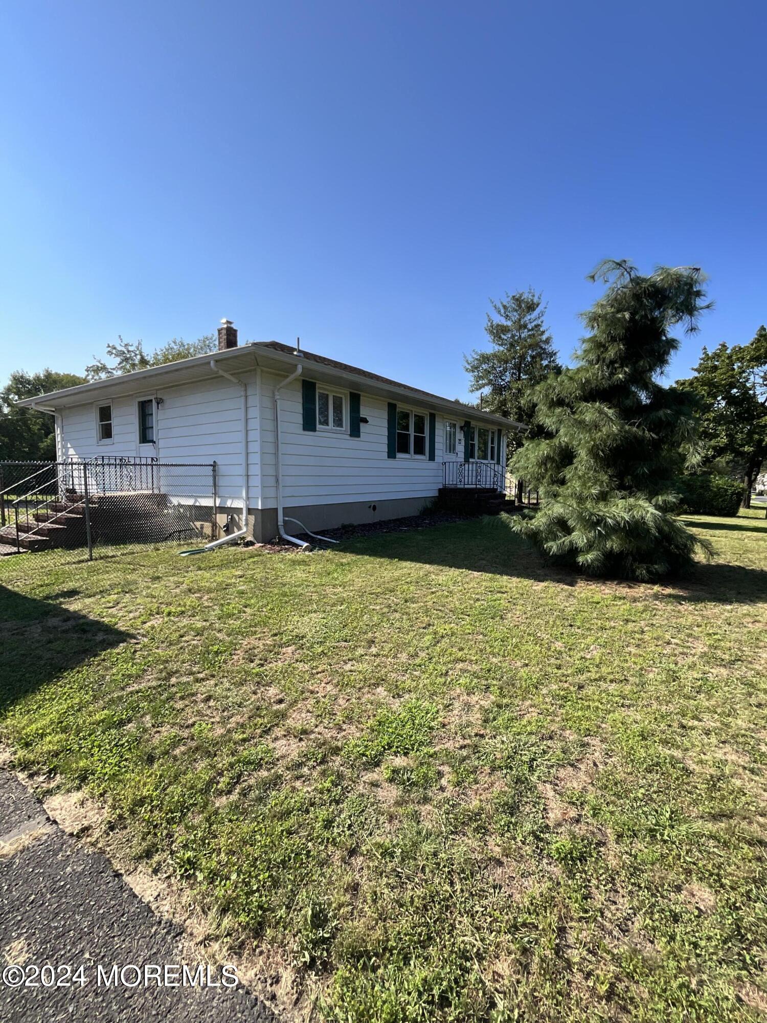 27 Locust Street Cliffwood, NJ 07721 - Photo 2 of 19 B060C5A4-BFAD-410F-837C-4DB870098875