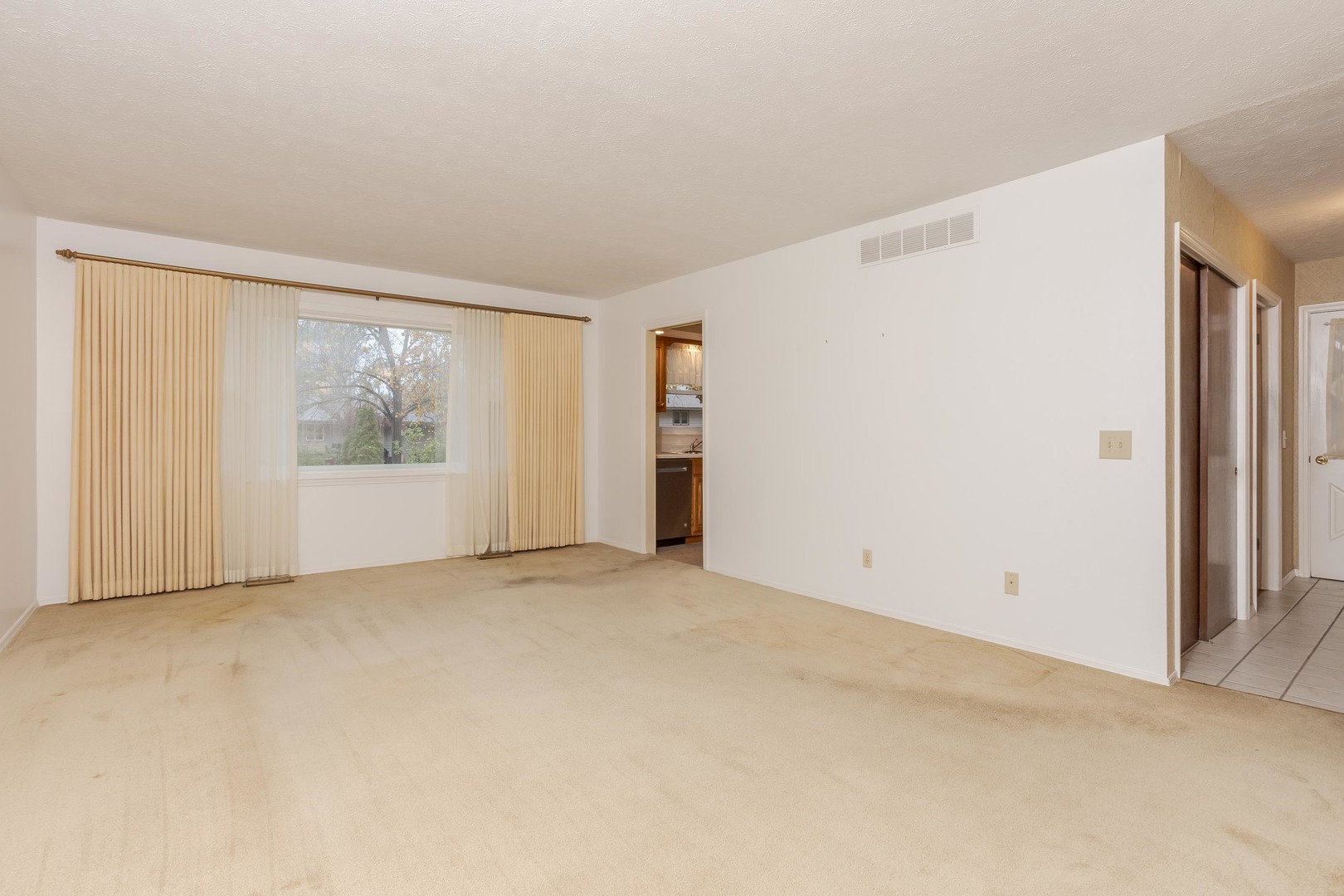 209 Riss Drive Normal, IL 61761 - Photo 3 of 36 Gallery Image 3