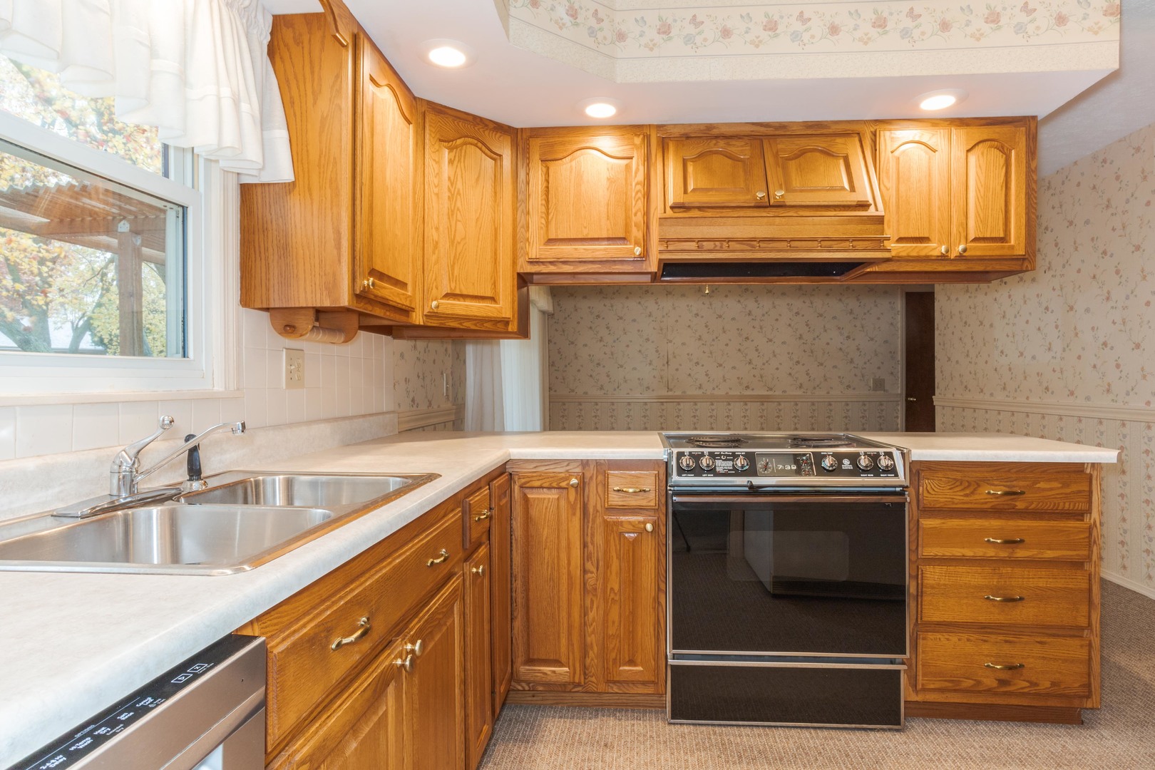 209 Riss Drive Normal, IL 61761 - Photo 4 of 36 Gallery Image 4