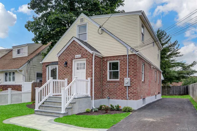 $780,000 | 14 Emporia Avenue, Elmont, NY 11003