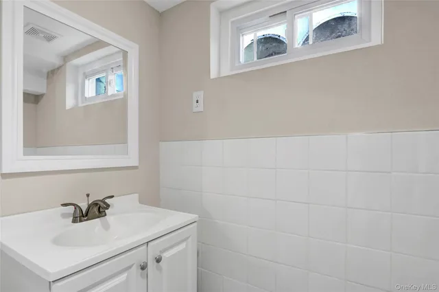 $780,000 | 14 Emporia Avenue, Elmont, NY 11003