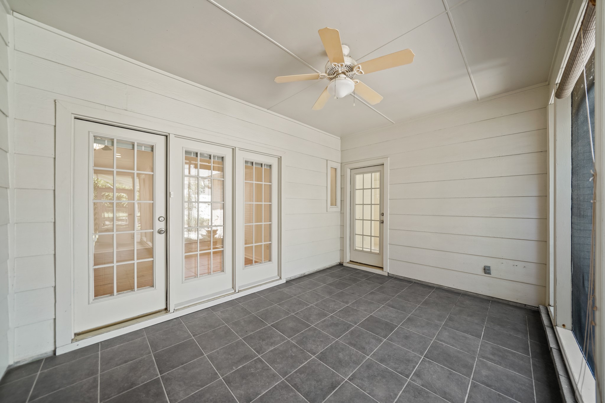 12690 Longmire Way Conroe, TX 77304 - Photo 41 of 50 an empty room with windows