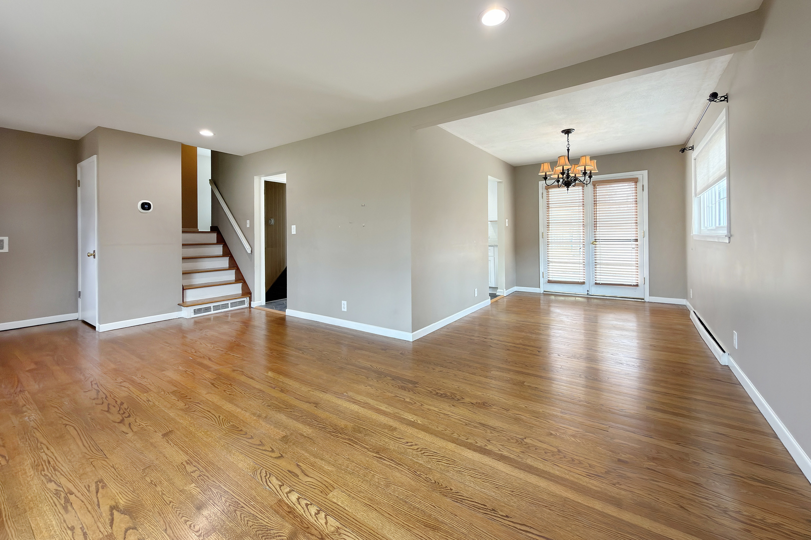 240 Hatlen Avenue Mount Prospect, IL 60056 - Photo 11 of 34