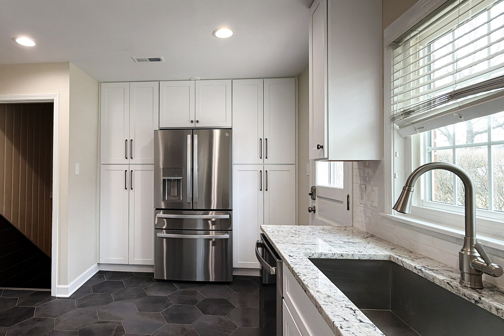 240 Hatlen Avenue Mount Prospect, IL 60056 - Photo 15 of 34