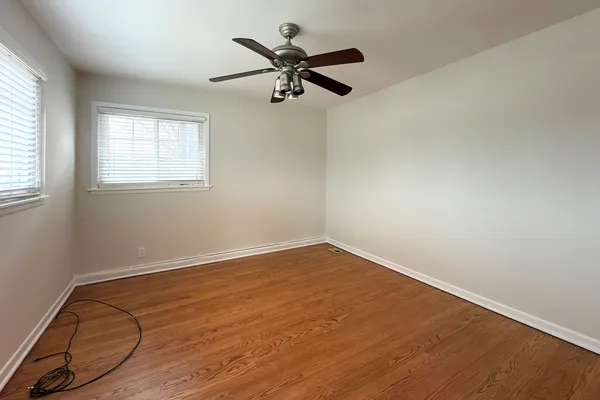 $479,900 | 240 Hatlen Avenue, Mount Prospect, IL 60056