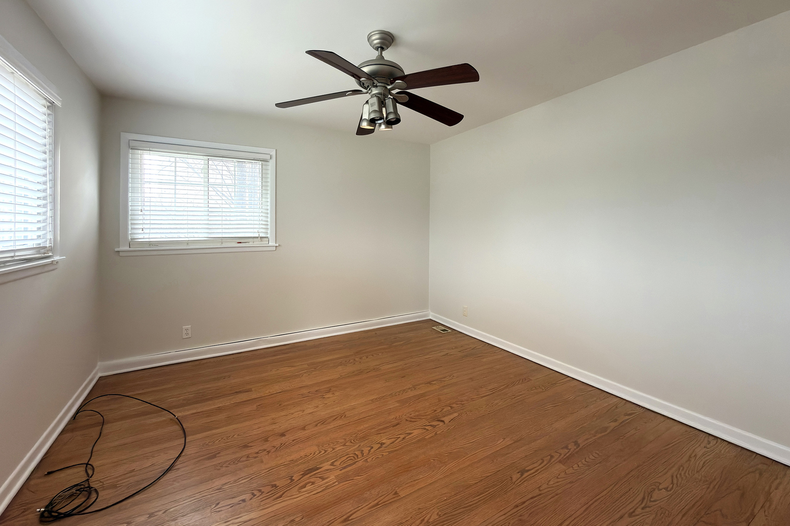 240 Hatlen Avenue Mount Prospect, IL 60056 - Photo 20 of 34