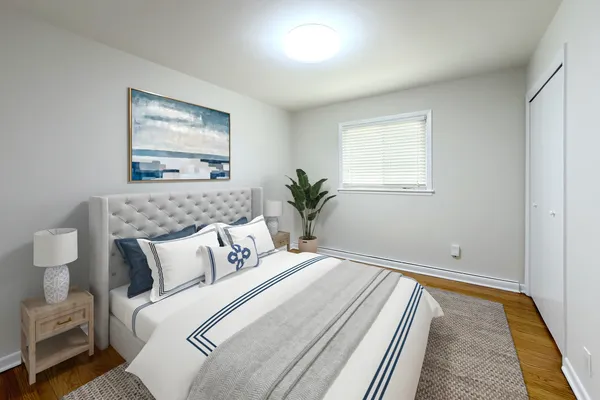 $479,900 | 240 Hatlen Avenue, Mount Prospect, IL 60056