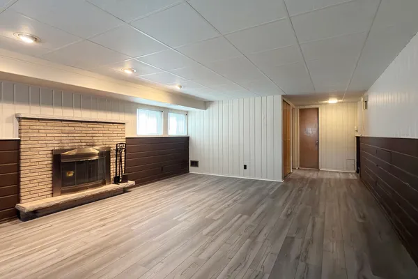 $479,900 | 240 Hatlen Avenue, Mount Prospect, IL 60056