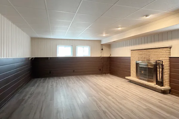 $479,900 | 240 Hatlen Avenue, Mount Prospect, IL 60056