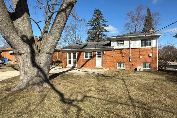 $479,900 | 240 Hatlen Avenue, Mount Prospect, IL 60056
