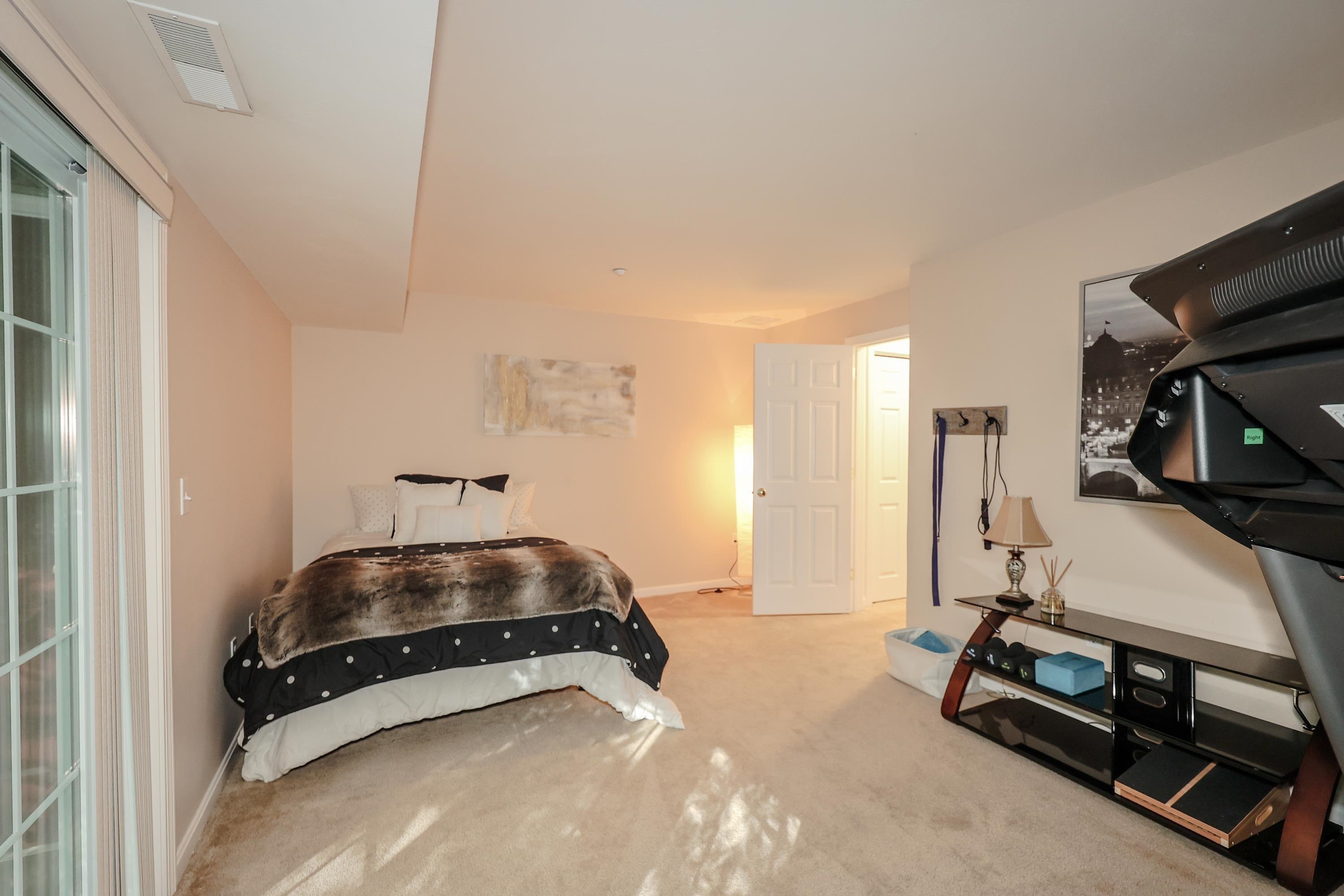 75 Hackett Hill Road, Unit 15 Manchester, NH 03102 - Photo 36 of 41