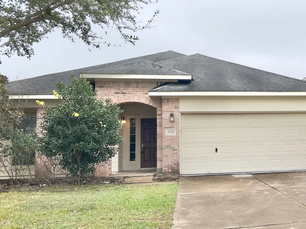$2,250 | 719 Pickett Hill Lane, Rosenberg, TX 77469